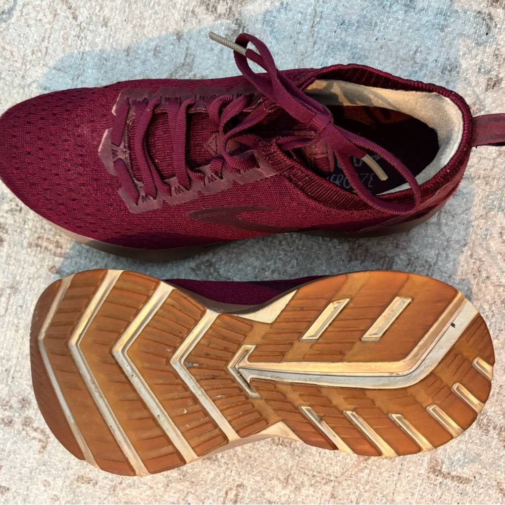 Brooks Women's Athletic Shoes - Burgundy - Picture 10 of 13